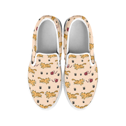 Cat And Yarn Ball Pattern Print White Slip On Shoes