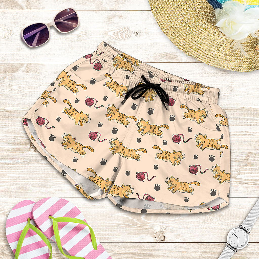 Cat And Yarn Ball Pattern Print Women's Shorts