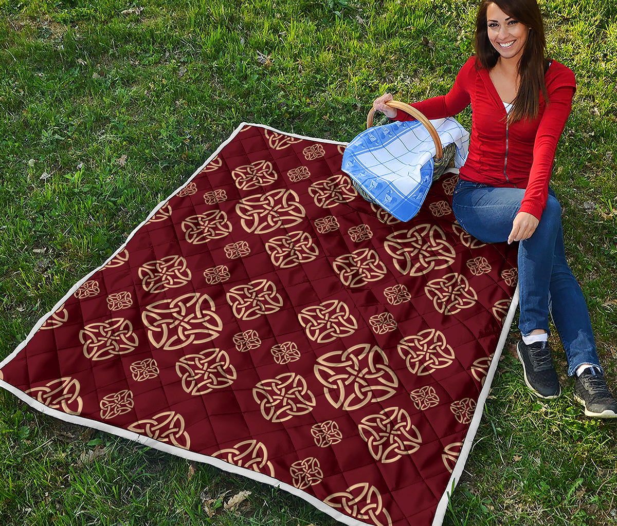Celtic Knot Symbol Pattern Print Quilt