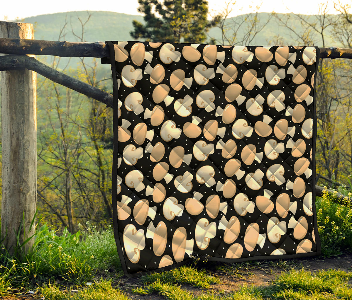 Champignon Mushroom Pattern Print Quilt
