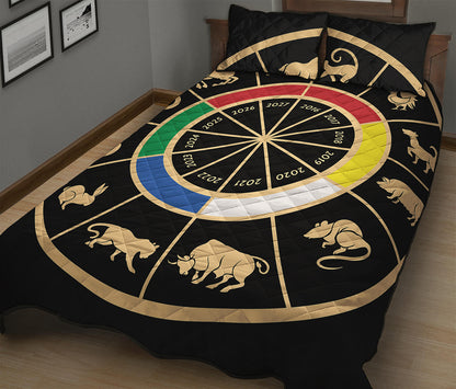 Chinese Zodiac Calendar Wheel Print Quilt Bed Set