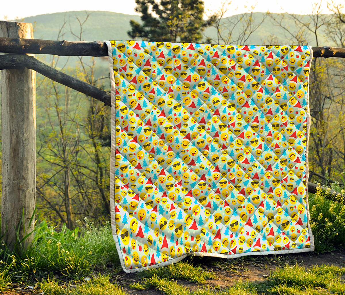 Christmas Emoji Pattern Print Quilt