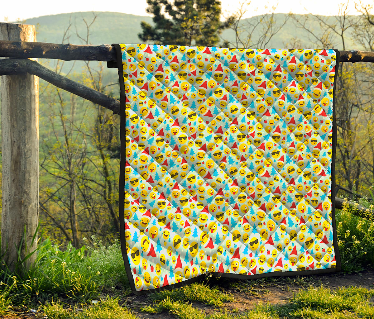 Christmas Emoji Pattern Print Quilt