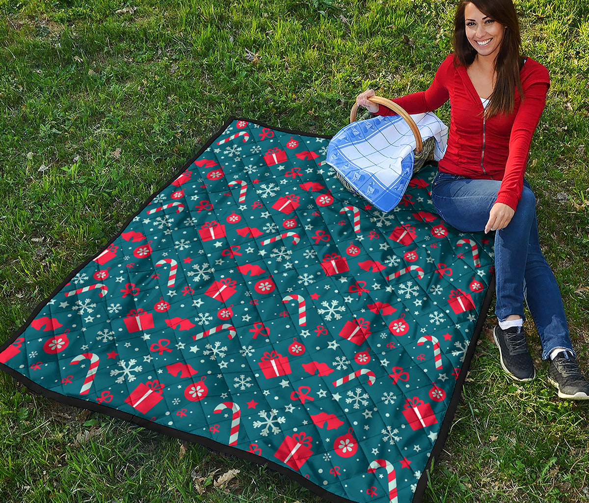 Christmas Holiday Elements Pattern Print Quilt
