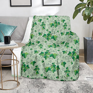 Christmas Ivy Leaf Pattern Print Blanket