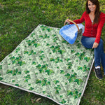 Christmas Ivy Leaf Pattern Print Quilt