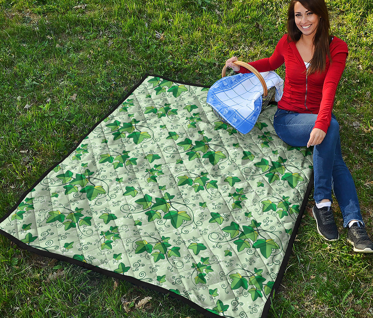 Christmas Ivy Leaf Pattern Print Quilt