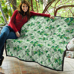 Christmas Ivy Leaf Pattern Print Quilt