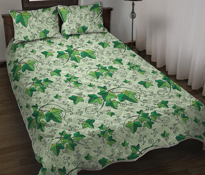 Christmas Ivy Leaf Pattern Print Quilt Bed Set