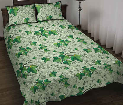 Christmas Ivy Leaf Pattern Print Quilt Bed Set