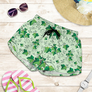 Christmas Ivy Leaf Pattern Print Women's Shorts