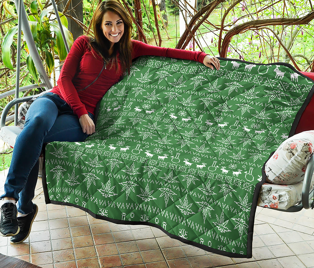 Christmas Pot Leaf Pattern Print Quilt