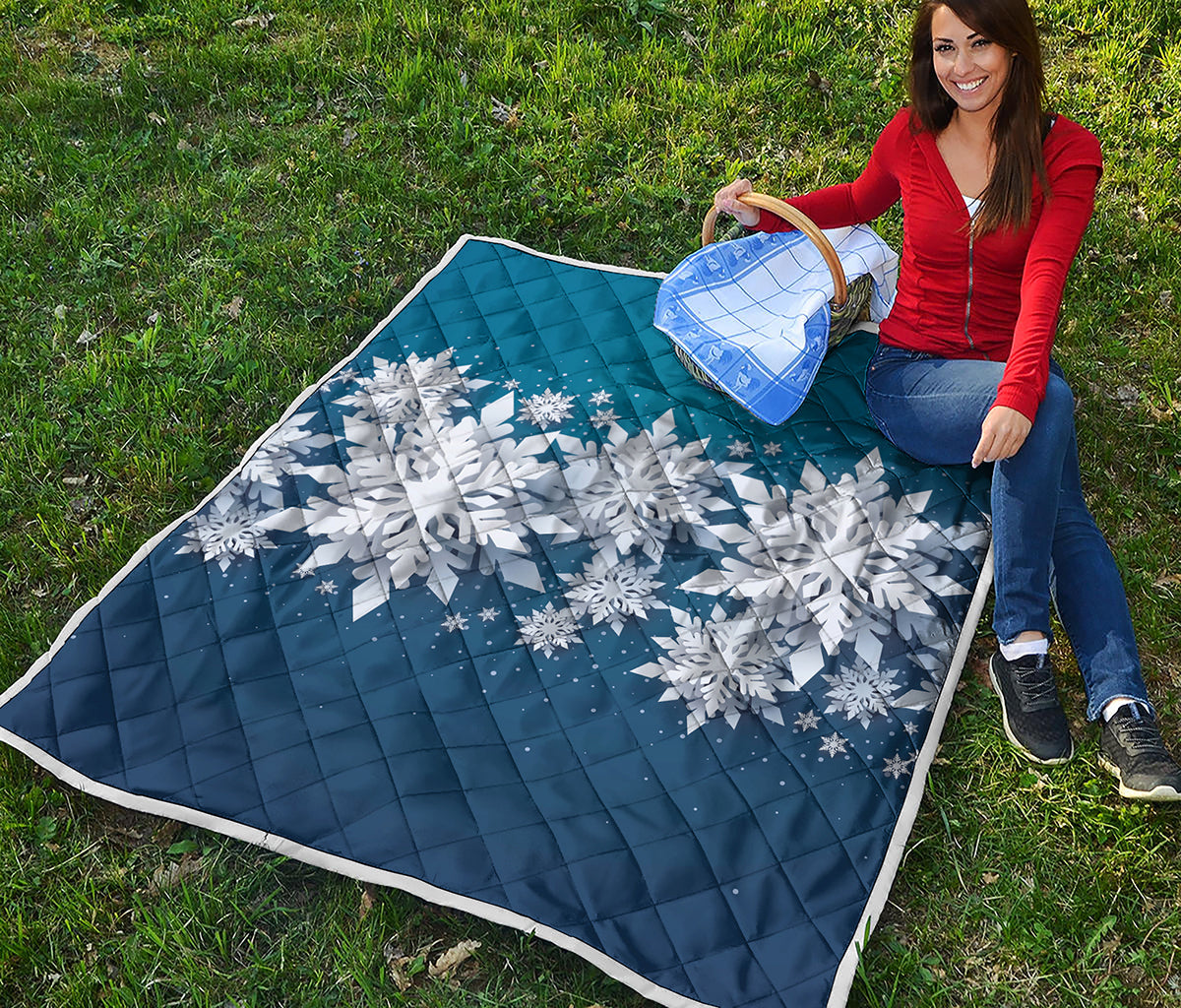 Christmas Snowflake Print Quilt
