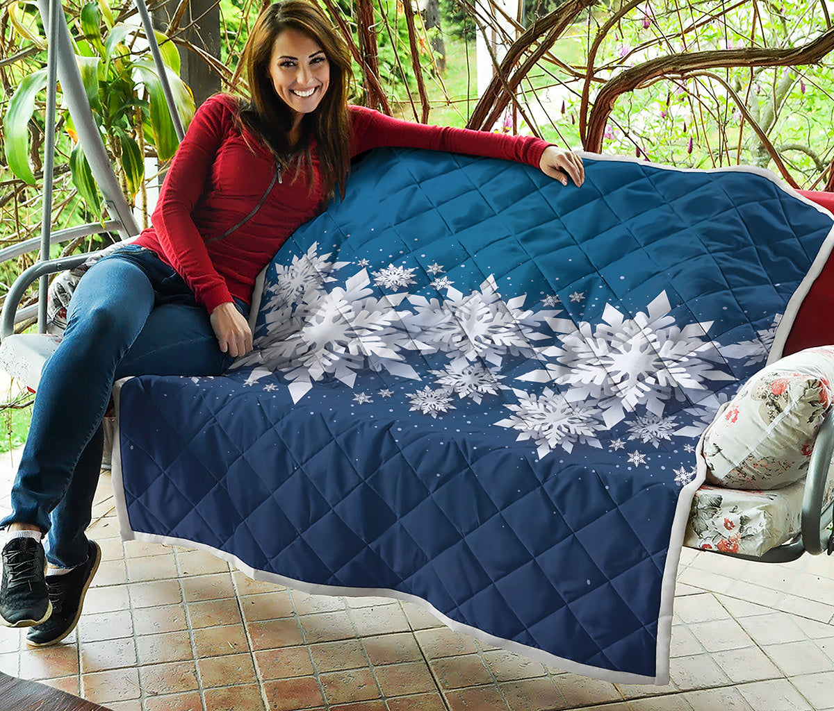 Christmas Snowflake Print Quilt