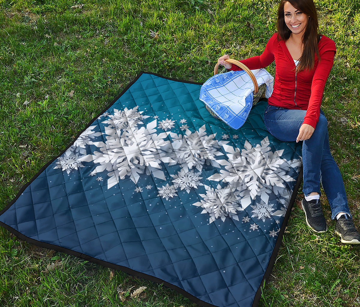 Christmas Snowflake Print Quilt