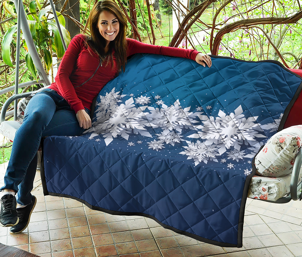 Christmas Snowflake Print Quilt