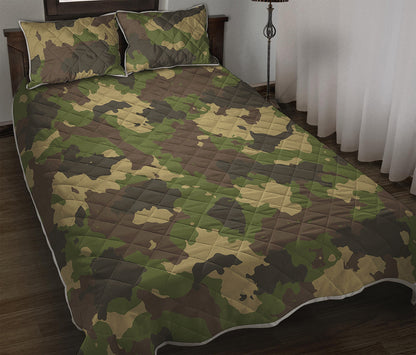 Classic Green Camouflage Print Quilt Bed Set