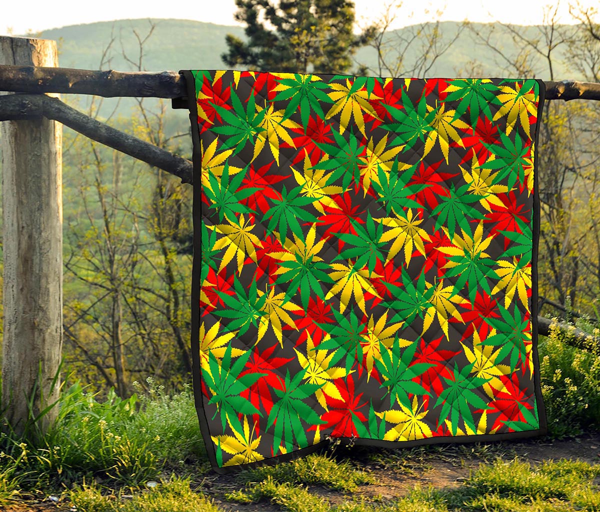 Classic Hemp Leaves Reggae Pattern Print Quilt