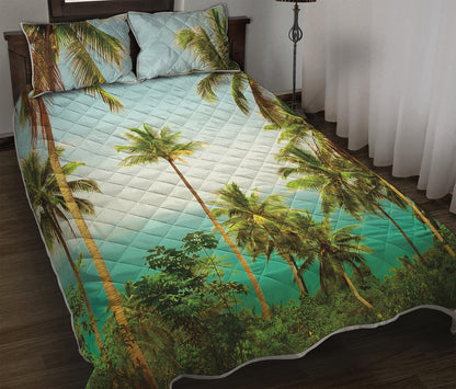 Coconut Tree Print Quilt Bed Set