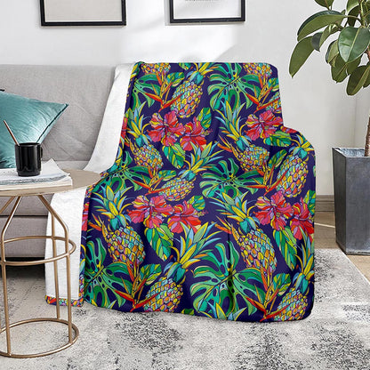 Colorful Aloha Pineapple Pattern Print Blanket
