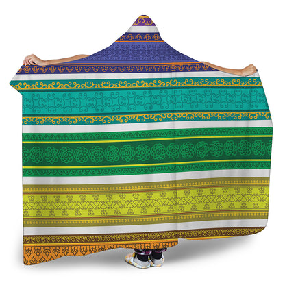 Colorful Ethnic Pattern Print Hooded Blanket
