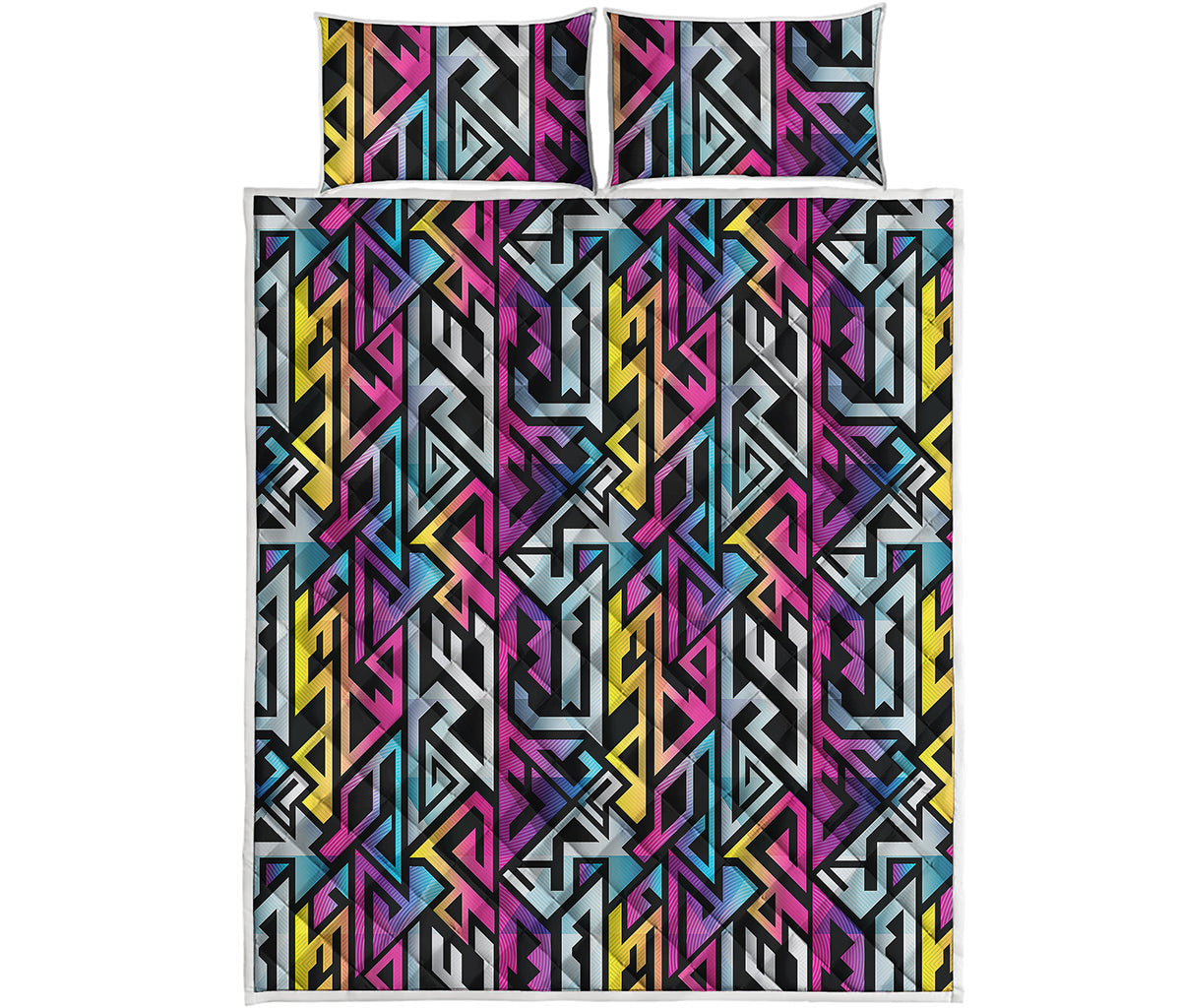 Colorful Geometric Tribal Pattern Print Quilt Bed Set