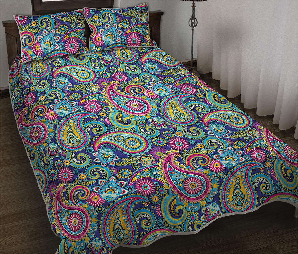 Colorful Paisley Pattern Print Quilt Bed Set