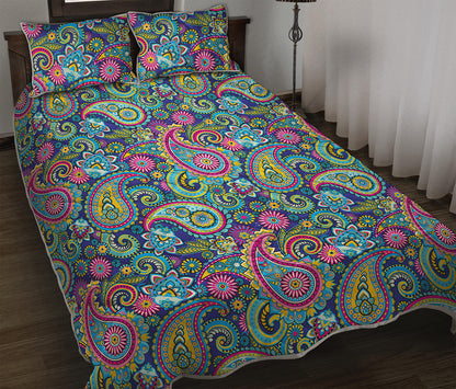 Colorful Paisley Pattern Print Quilt Bed Set