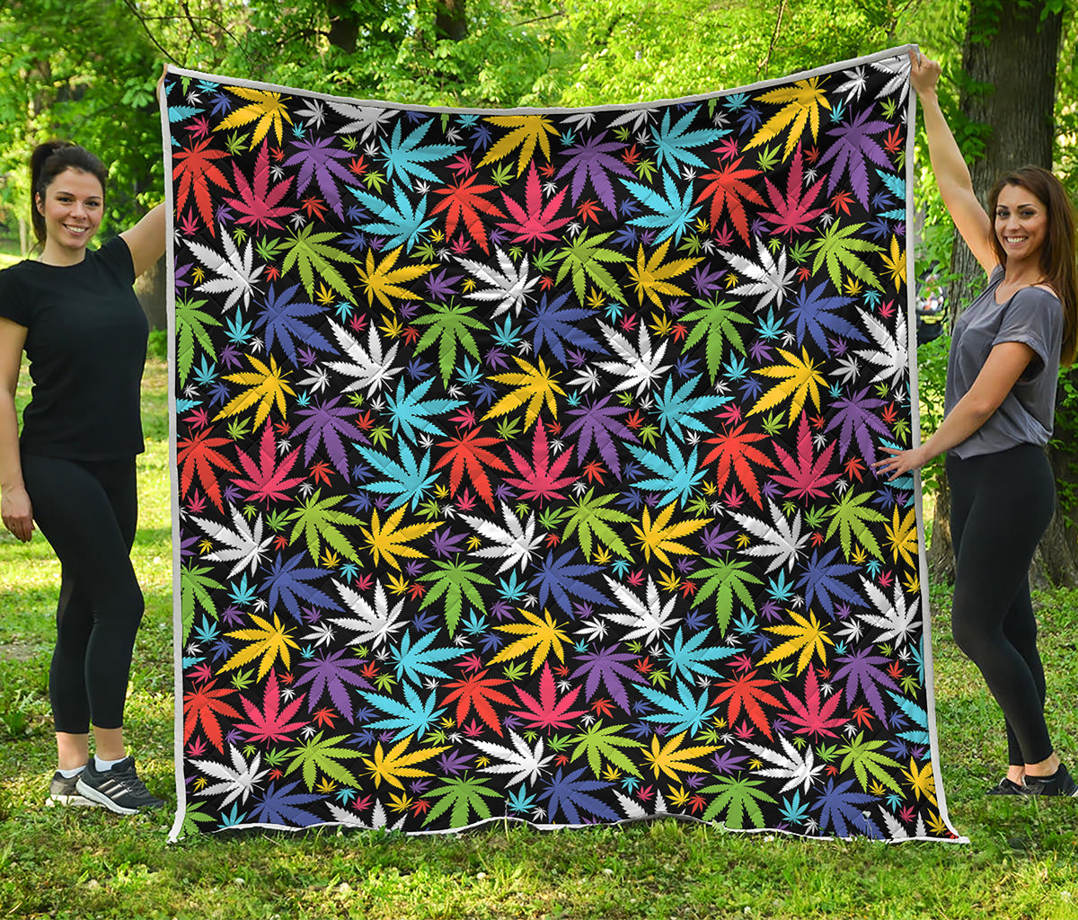 Colorful Weed Leaf Pattern Print Quilt