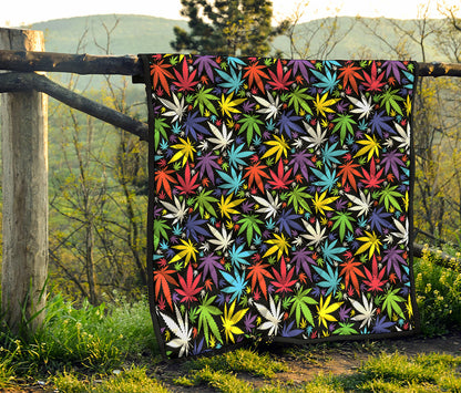 Colorful Weed Leaf Pattern Print Quilt