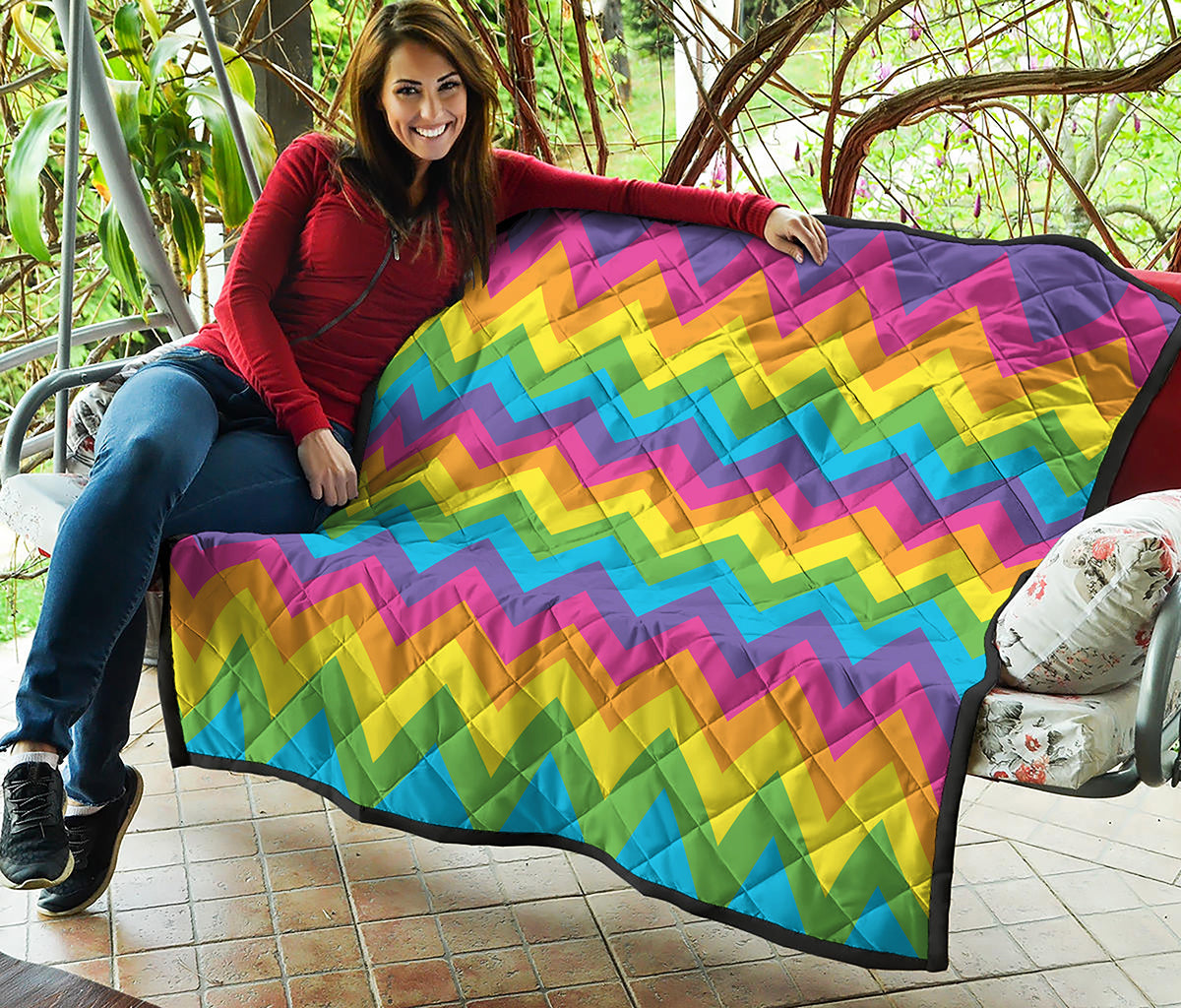 Colorful Zigzag Pattern Print Quilt
