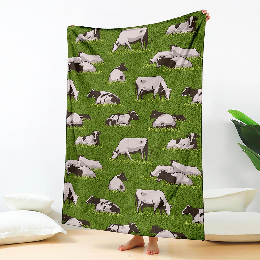 Cow On Green Grass Pattern Print Blanket