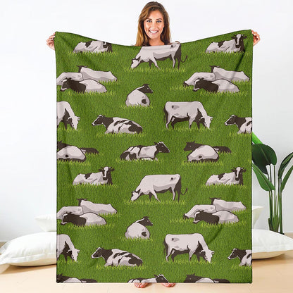 Cow On Green Grass Pattern Print Blanket