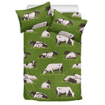 Cow On Green Grass Pattern Print Duvet Cover Bedding Set