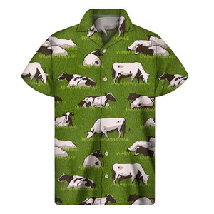 Cow On Green Grass Pattern Print Men's Short Sleeve Shirt