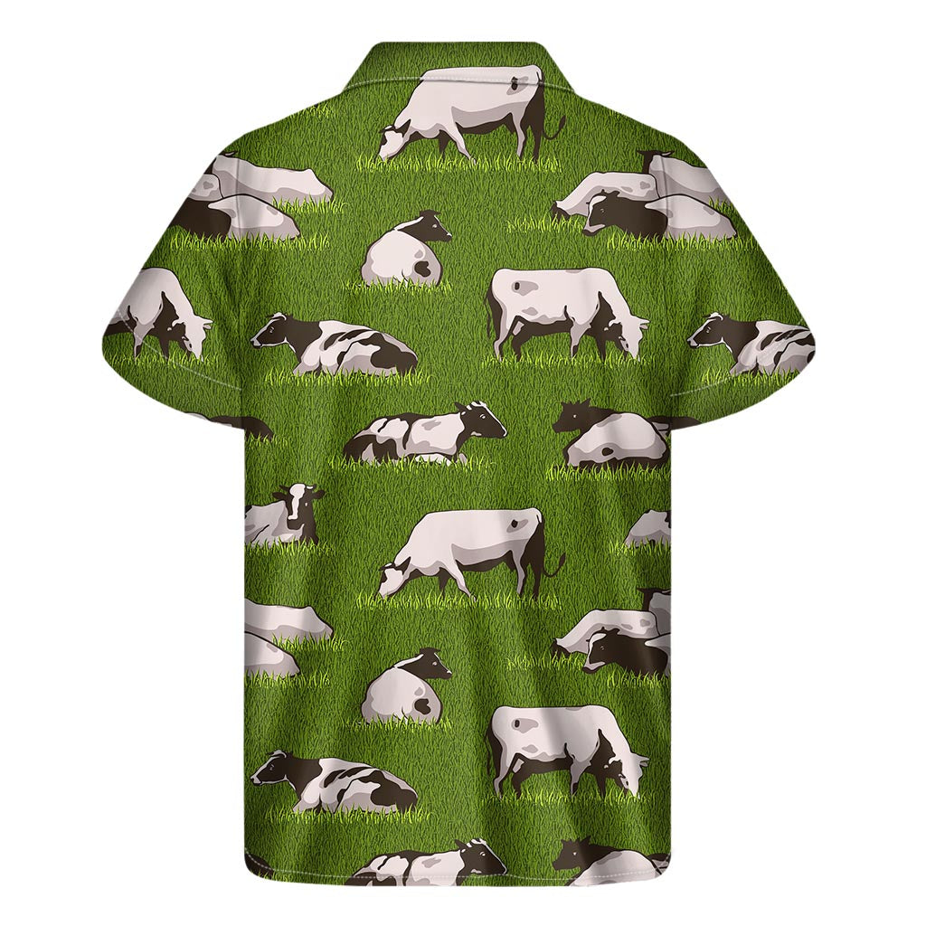 Cow On Green Grass Pattern Print Men's Short Sleeve Shirt