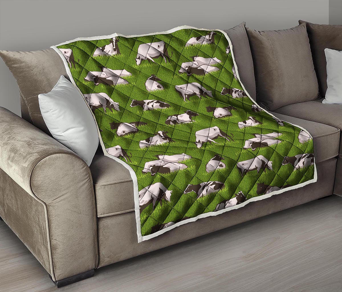 Cow On Green Grass Pattern Print Quilt