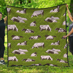 Cow On Green Grass Pattern Print Quilt