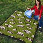 Cow On Green Grass Pattern Print Quilt