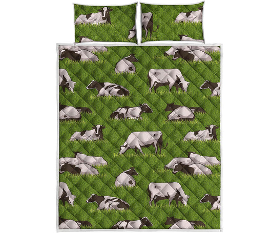Cow On Green Grass Pattern Print Quilt Bed Set