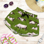 Cow On Green Grass Pattern Print Women's Shorts