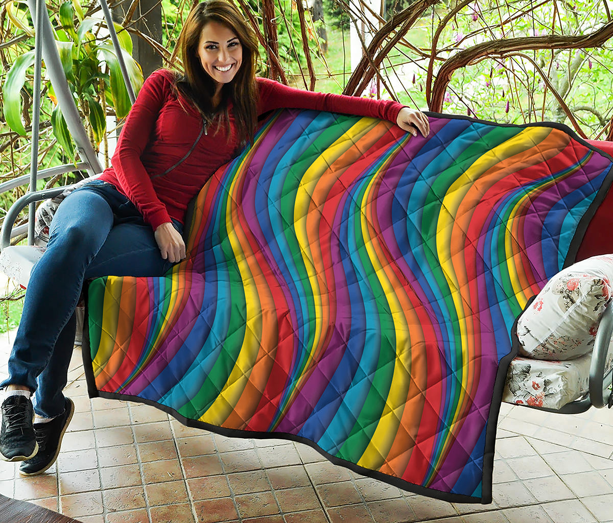 Curved Rainbow Pattern Print Quilt