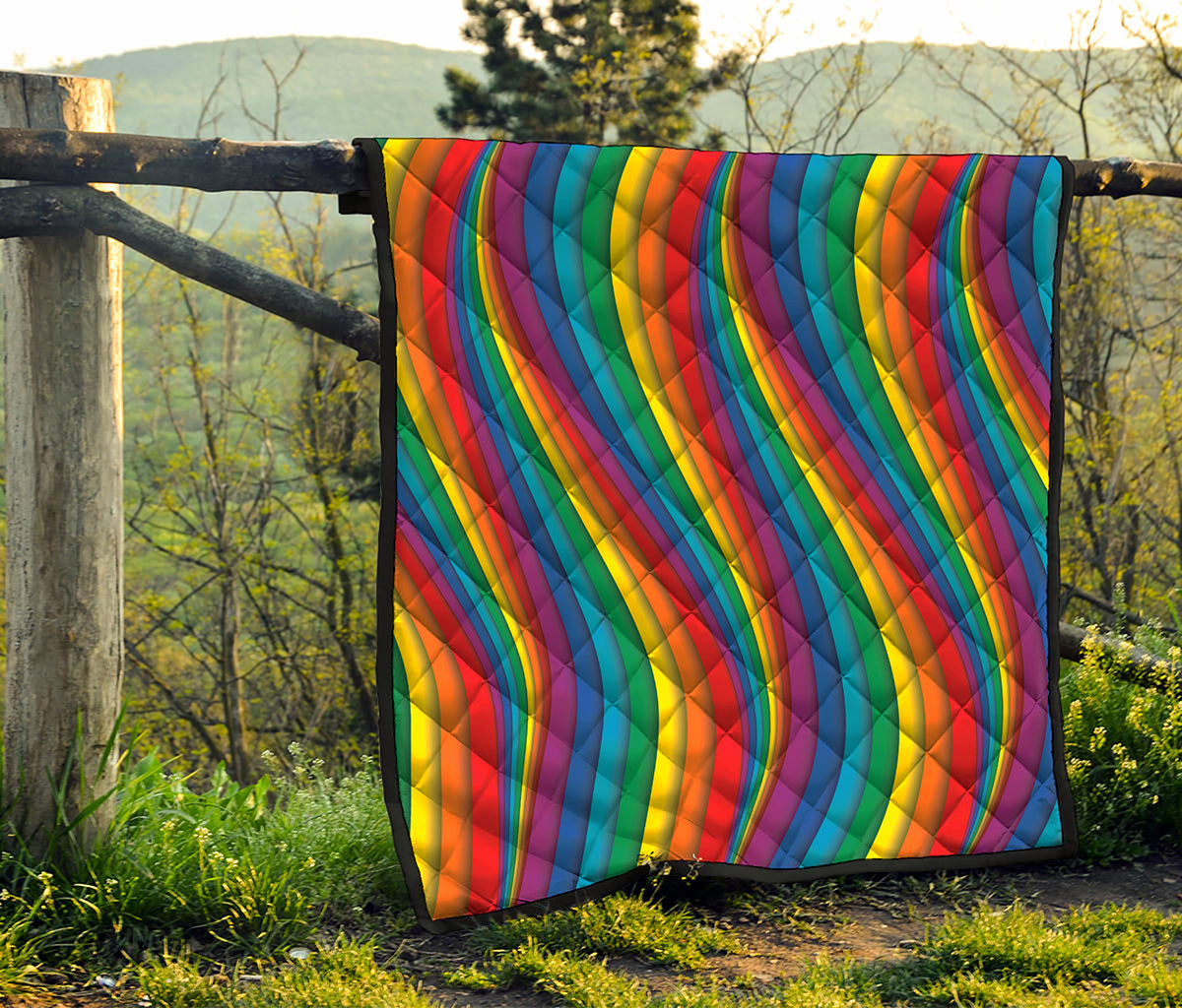 Curved Rainbow Pattern Print Quilt