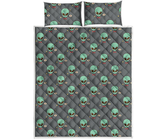 Cute Alien With Bow Tie Print Quilt Bed Set