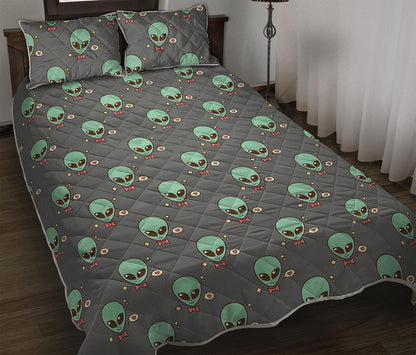 Cute Alien With Bow Tie Print Quilt Bed Set