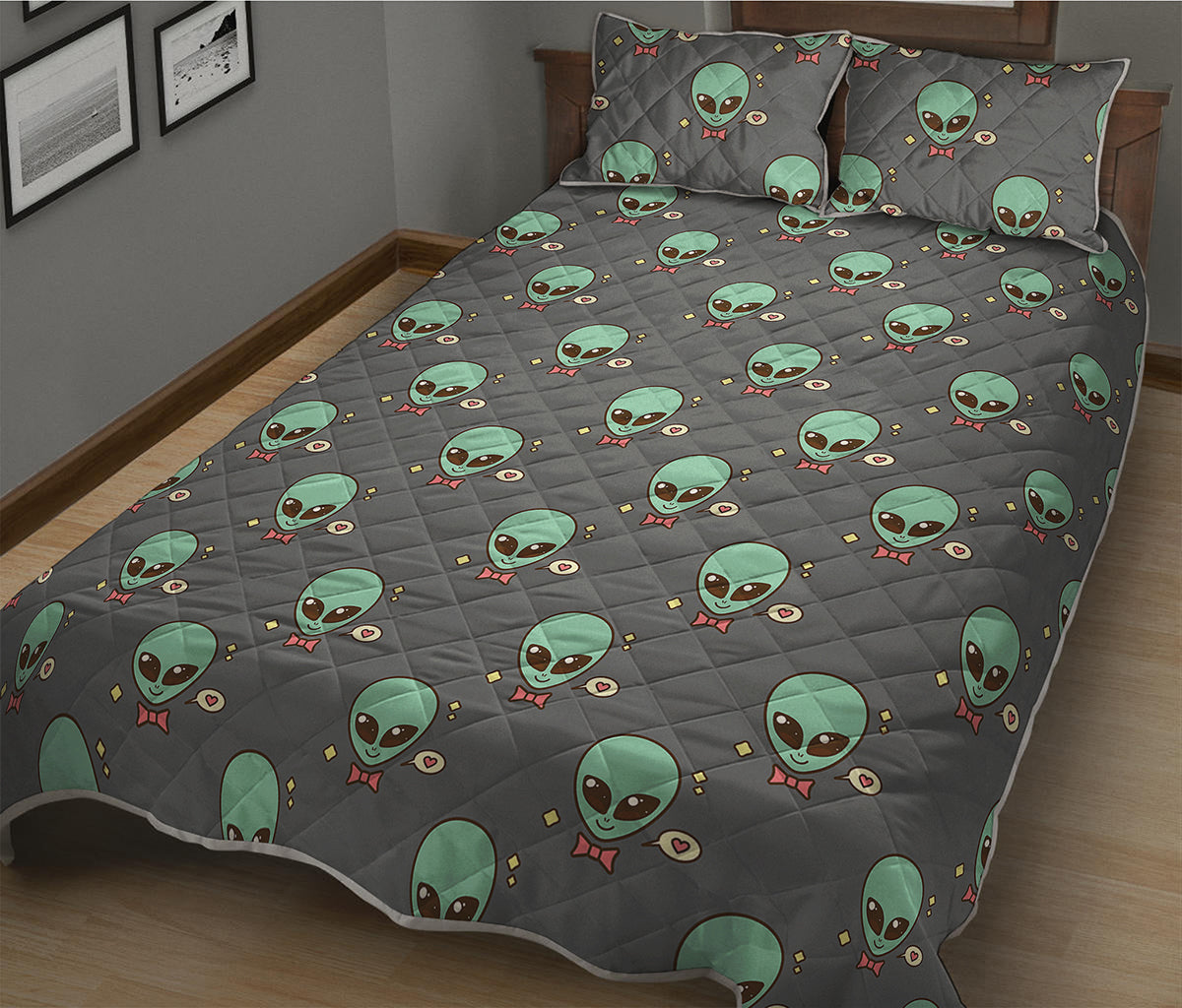 Cute Alien With Bow Tie Print Quilt Bed Set