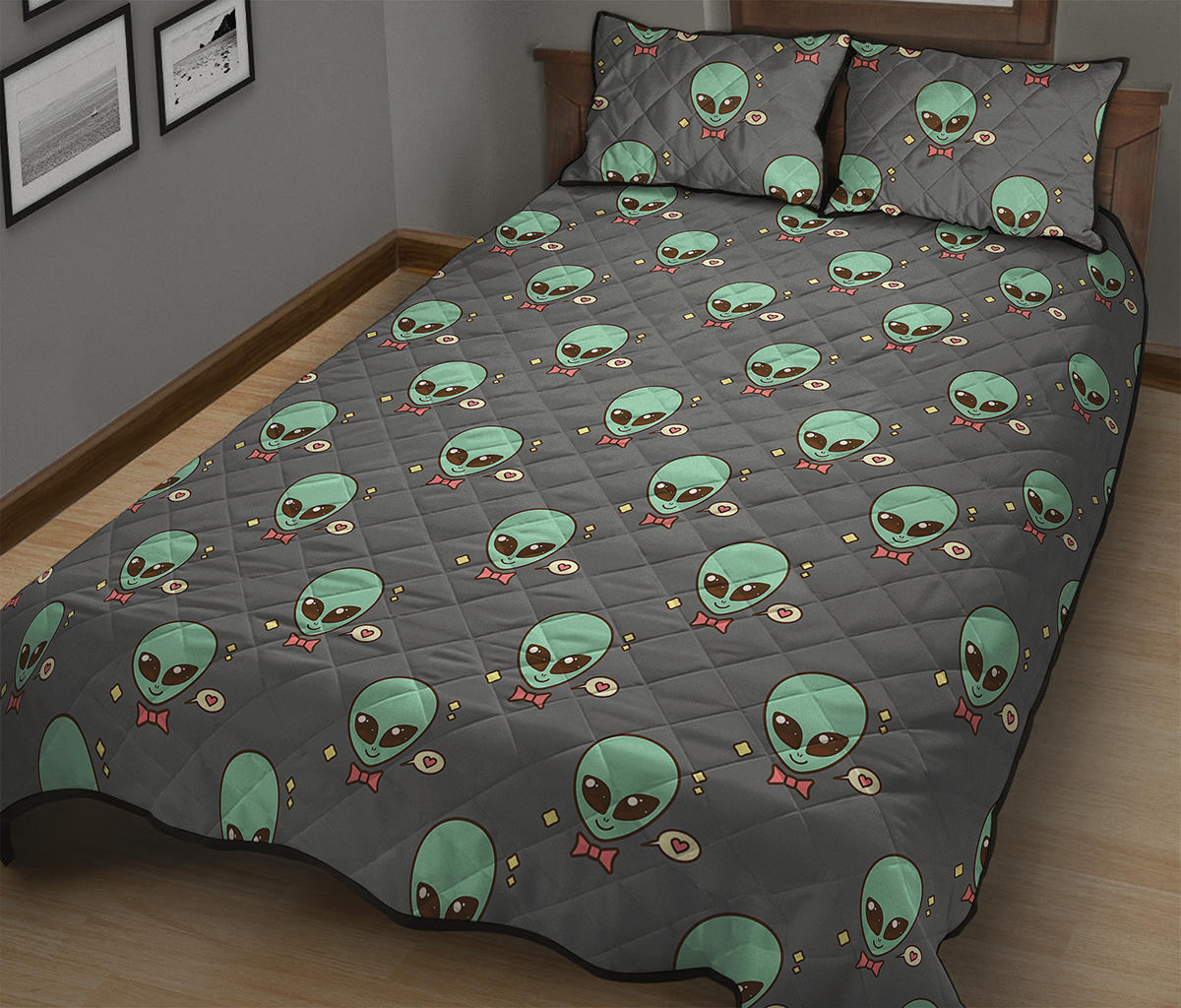 Cute Alien With Bow Tie Print Quilt Bed Set
