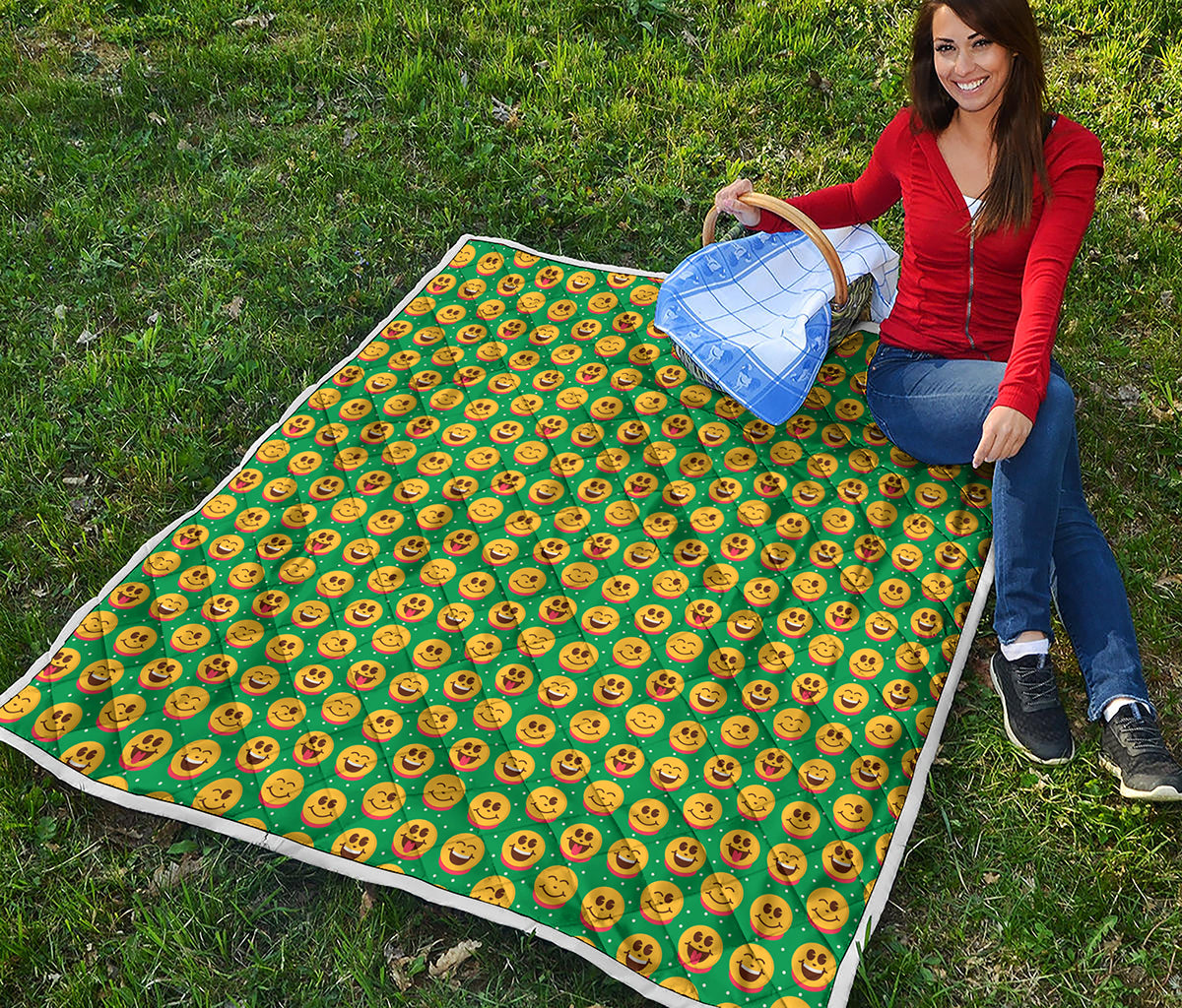 Cute Christmas Emoji Pattern Print Quilt