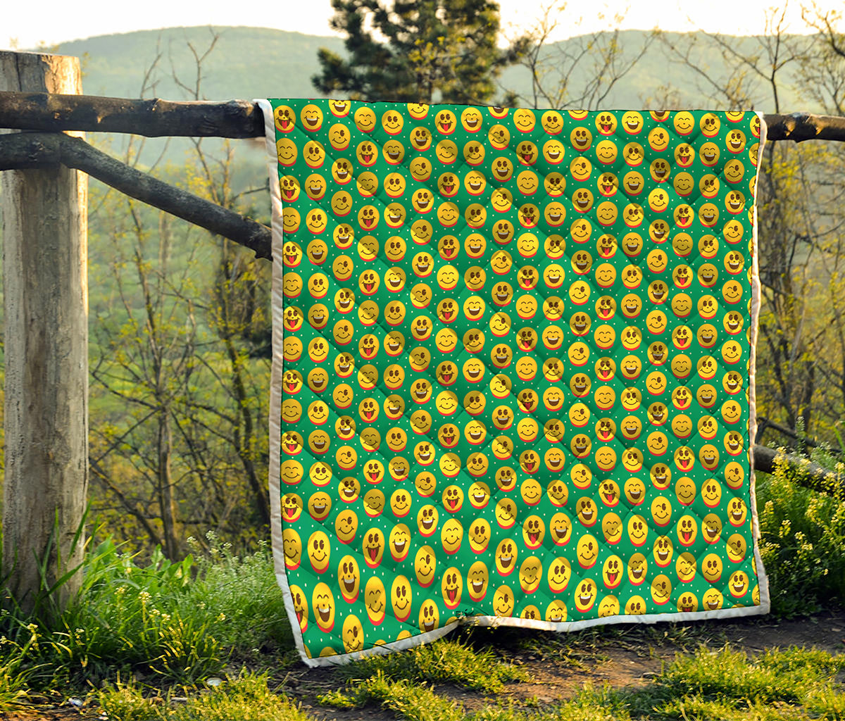 Cute Christmas Emoji Pattern Print Quilt