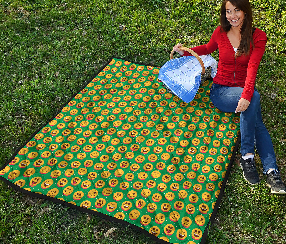 Cute Christmas Emoji Pattern Print Quilt